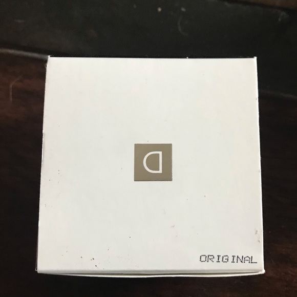 Dermablend new in box setting powder original - Picture 6 of 6